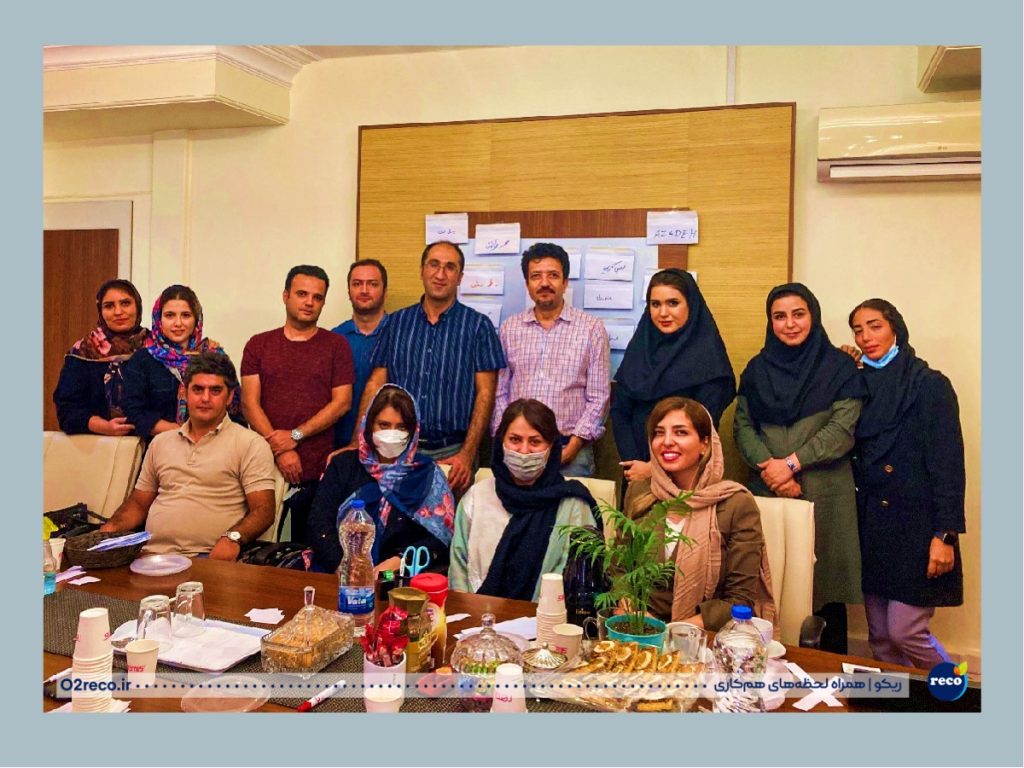 قدردانی از همکاران در محیط کار